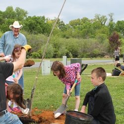 Carla Hardy Communitree Planting