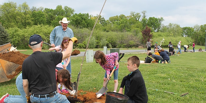 Carla Hardy Communitree Planting